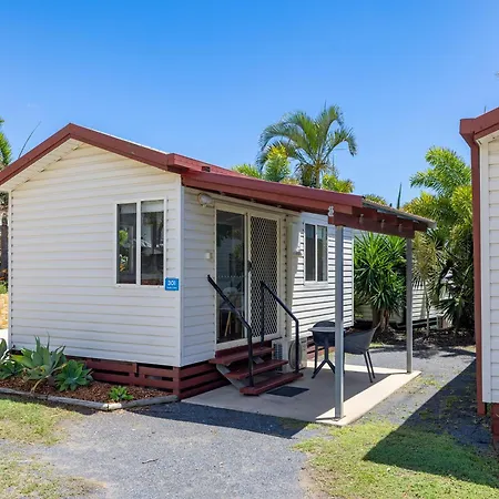Nrma Capricorn Yeppoon Holiday Park Kinka Beach Room photo