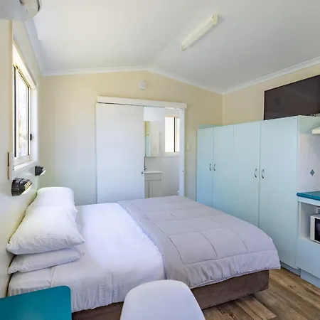 Nrma Capricorn Yeppoon Holiday Park Kinka Beach Room photo